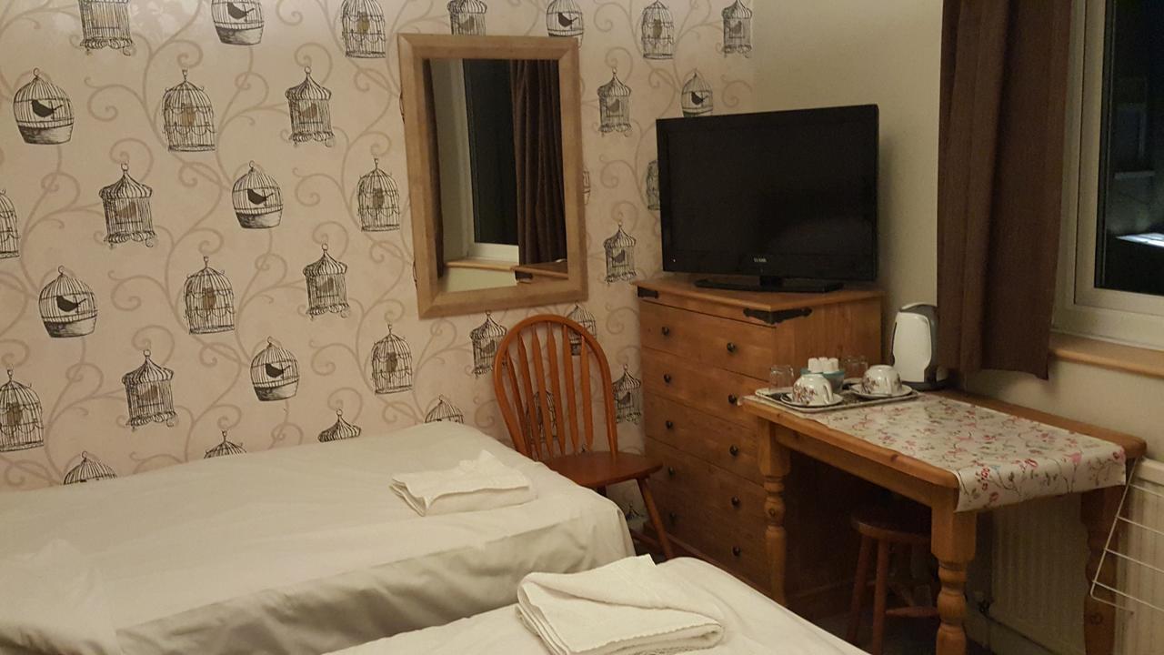 Maindee Guest House Барроу-ин-Фернесс Экстерьер фото