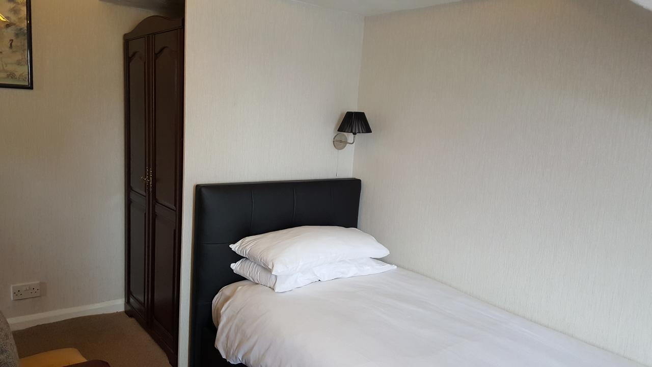 Maindee Guest House Барроу-ин-Фернесс Экстерьер фото